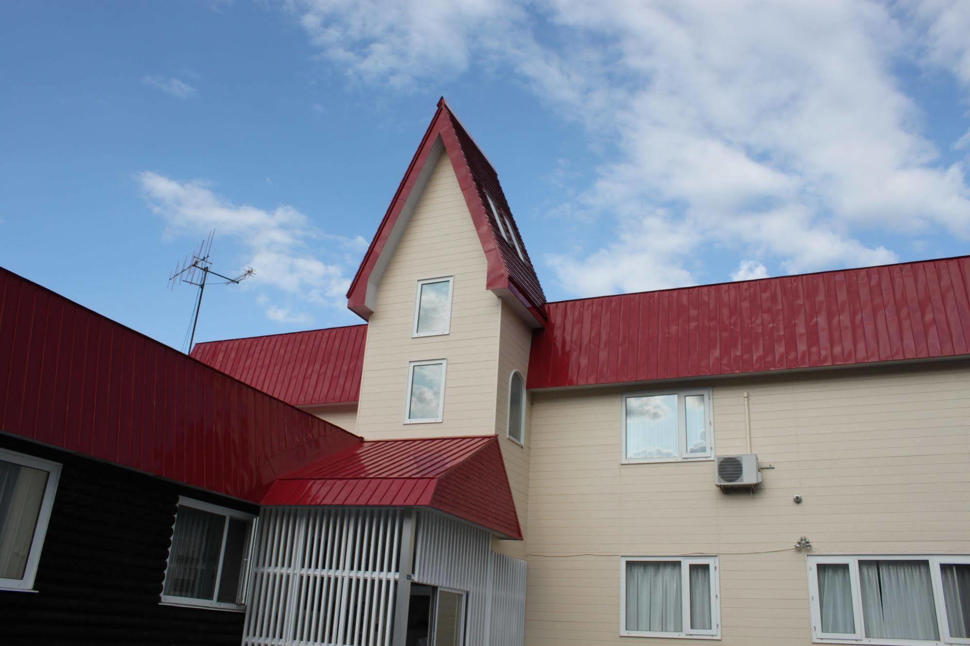 Petit Hotel Melon Furano Bagian luar foto