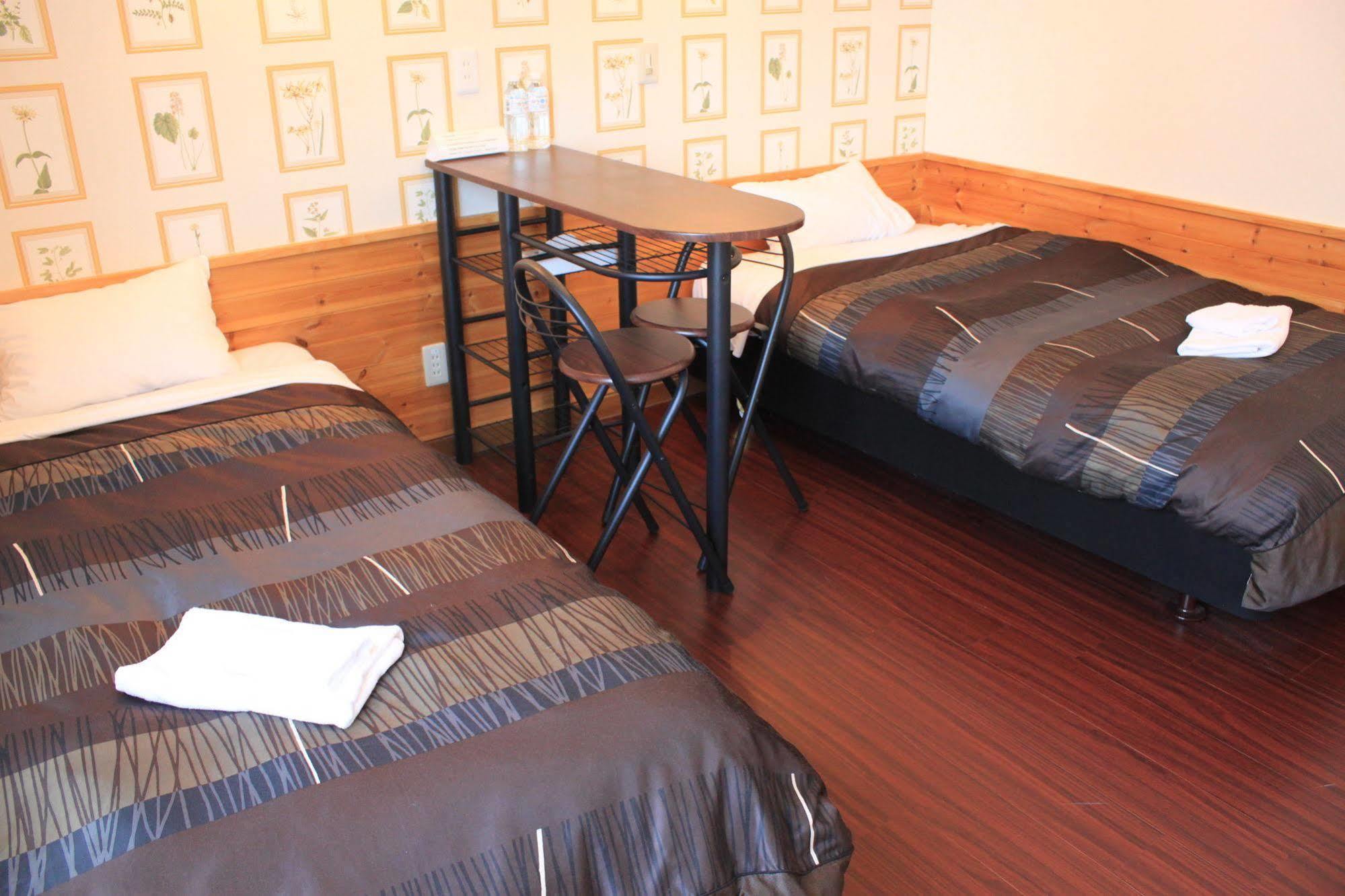 Petit Hotel Melon Furano Bagian luar foto