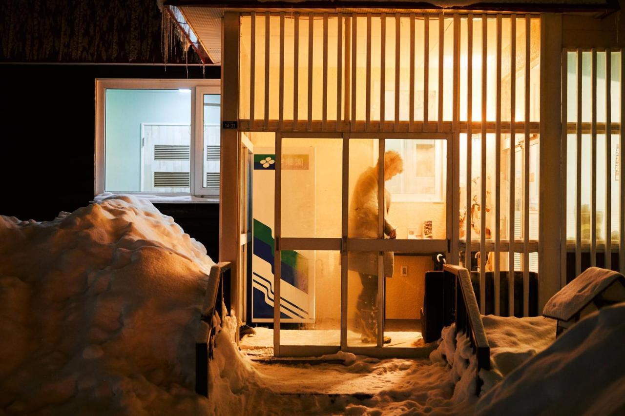 Petit Hotel Melon Furano Bagian luar foto