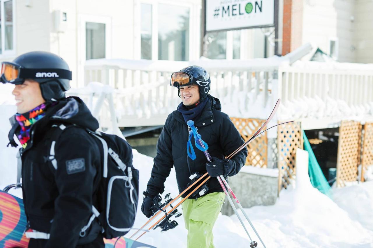 Petit Hotel Melon Furano Bagian luar foto